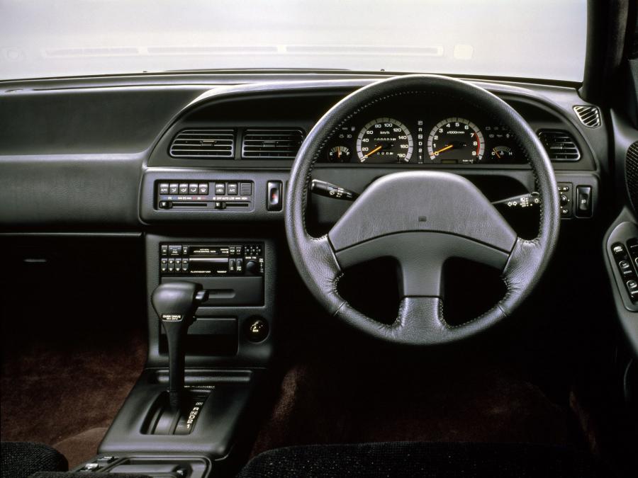  Nissan Cefiro 1988 года  (фото 13 из 13)